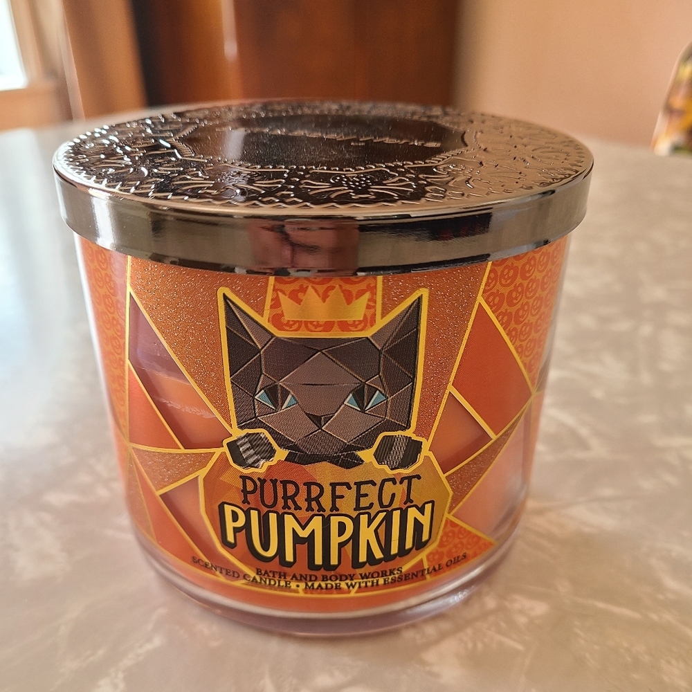 Bath & Body Works candle